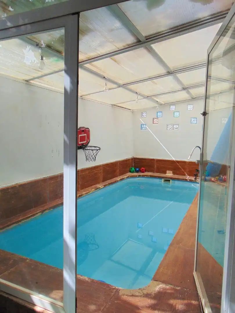 Piscina de Casa adosada en venda en San Pedro del Pinatar amb Aire condicionat, Calefacció i Jardí privat