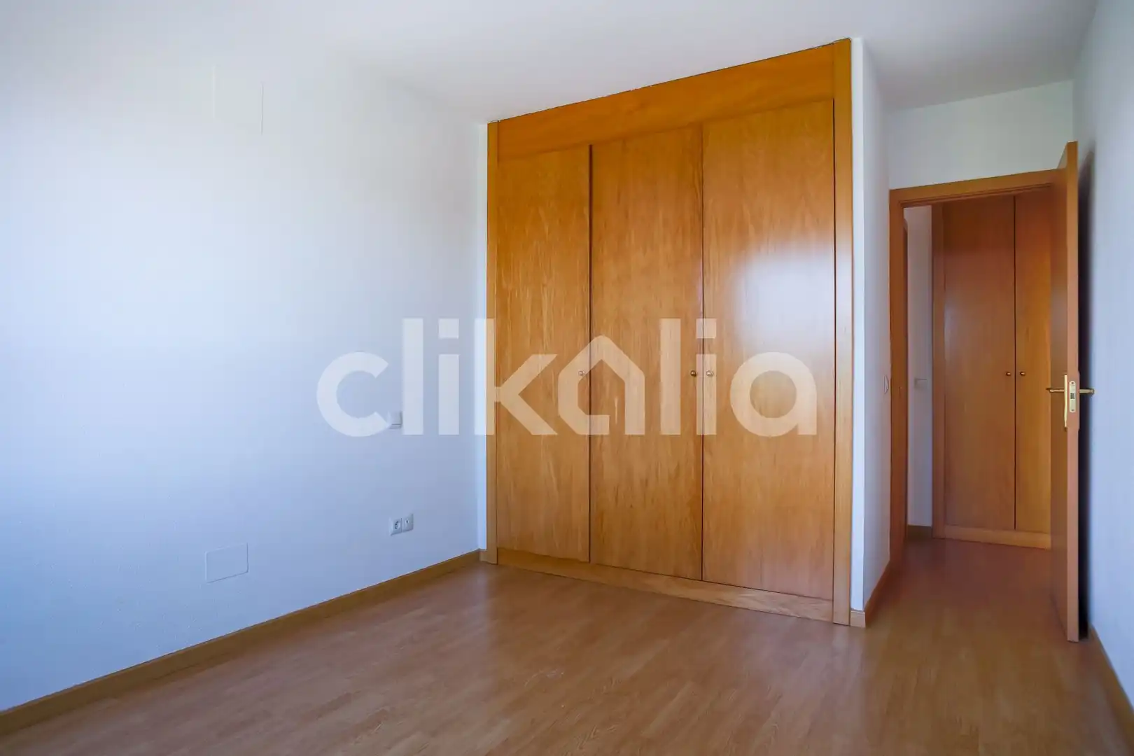 Habitación de Piso en venta en Madrid con Calefacción, Trastero y Piscina