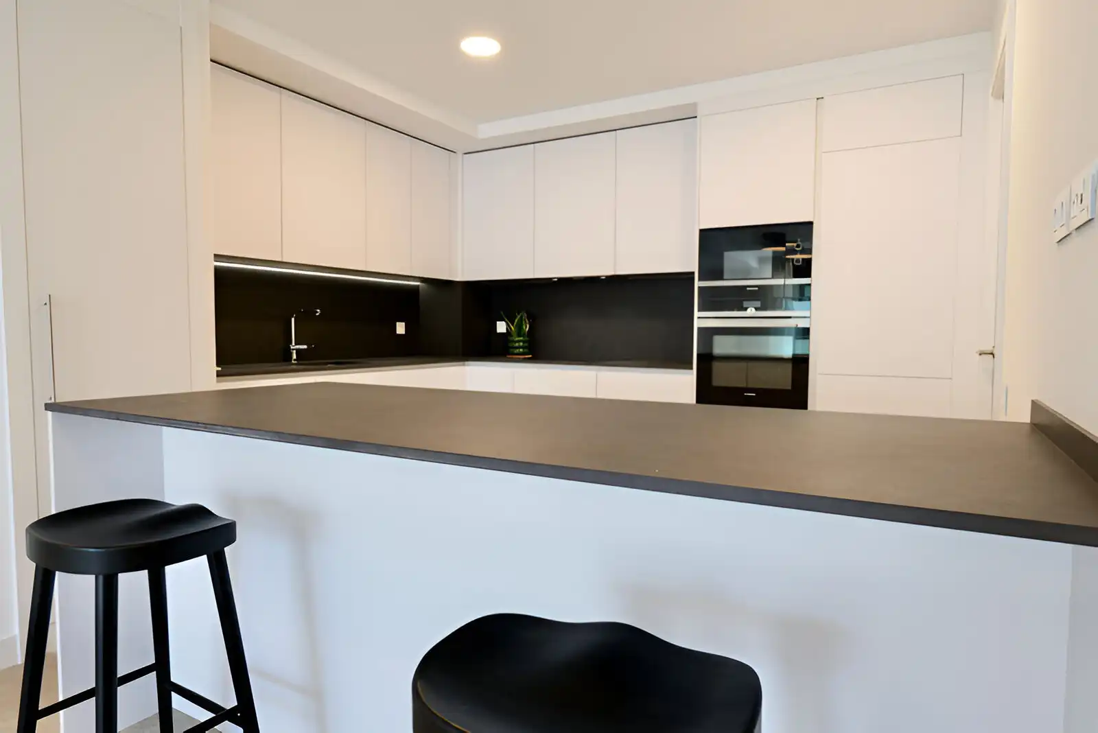 Apartamento con piscina en venta en Estepona Pueblo, imagen 14