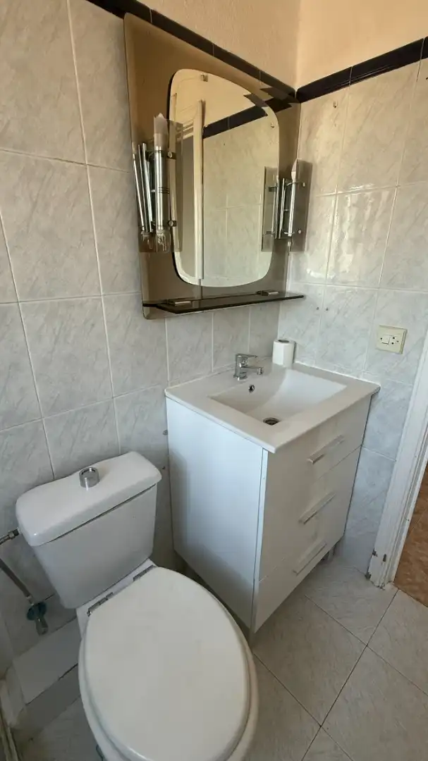 Baño de Piso en venta en Aldea del Fresno con Aire acondicionado, Terraza y Amueblado
