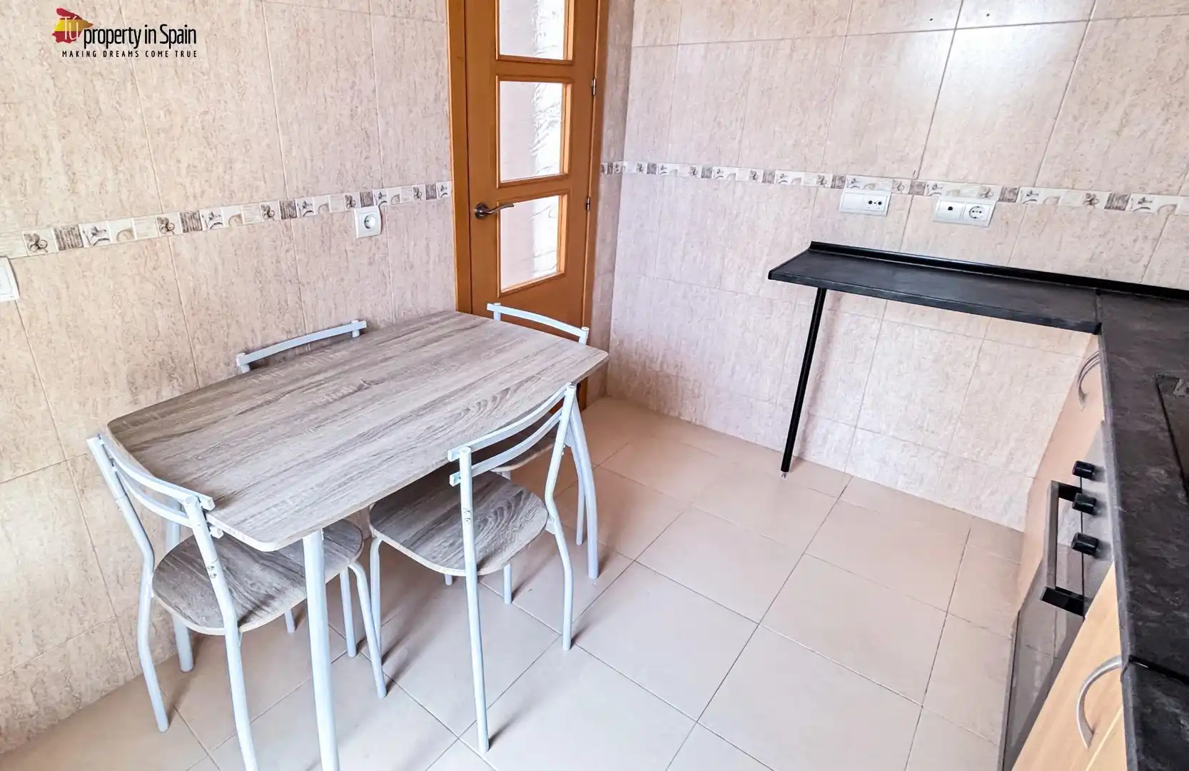 Kitchen of Flat for share in Alicante / Alacant