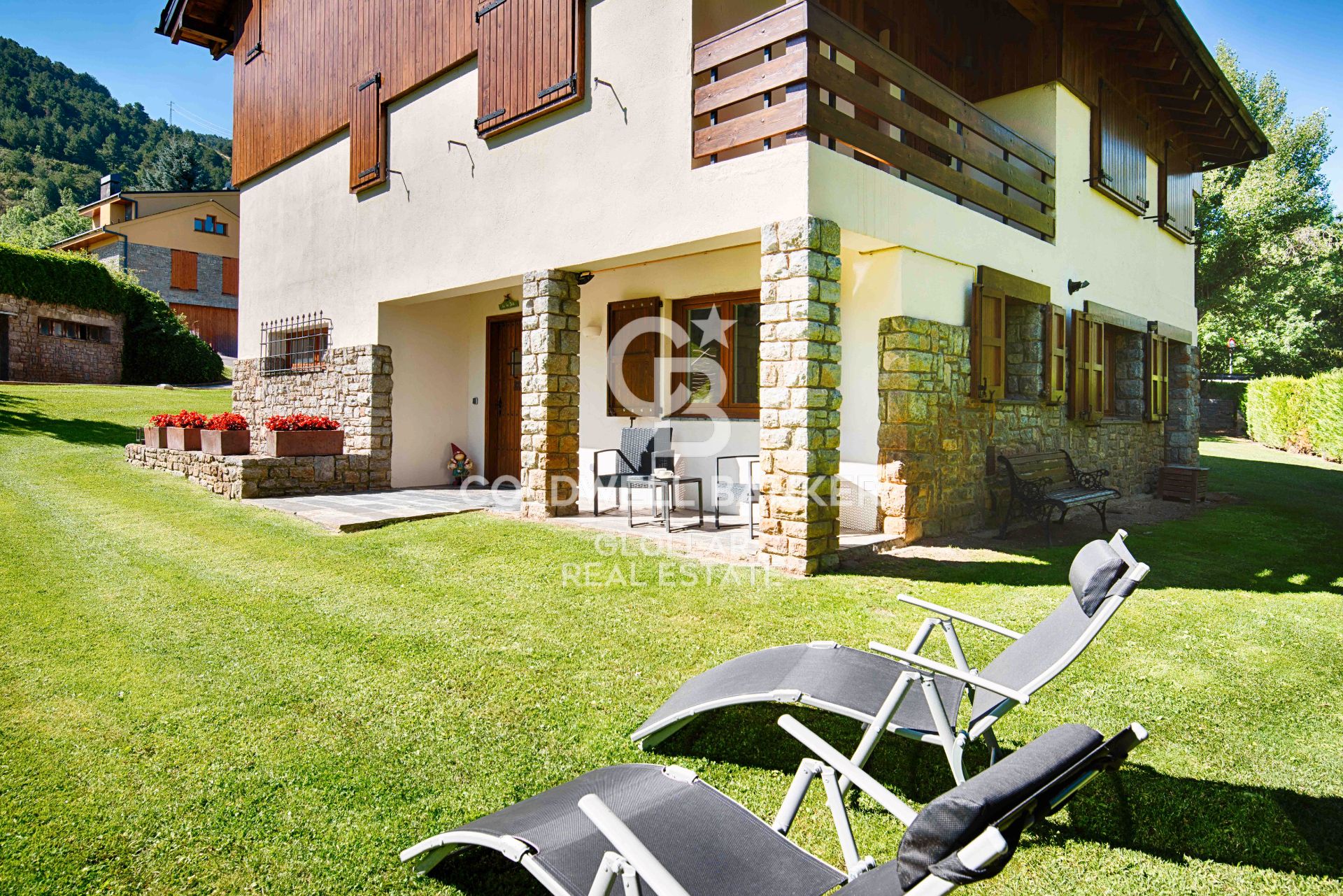 Garden of Apartment for sale in Alp  with Heating, Private garden and Parquet flooring