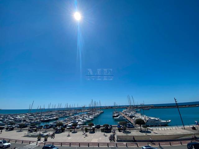 Piso en Venta en Passeig Marítim en Port - Horta de Santa María