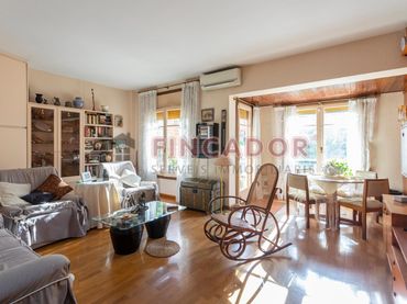 Wohnung mit Balkon zum Verkauf in Carrer de Còrsega