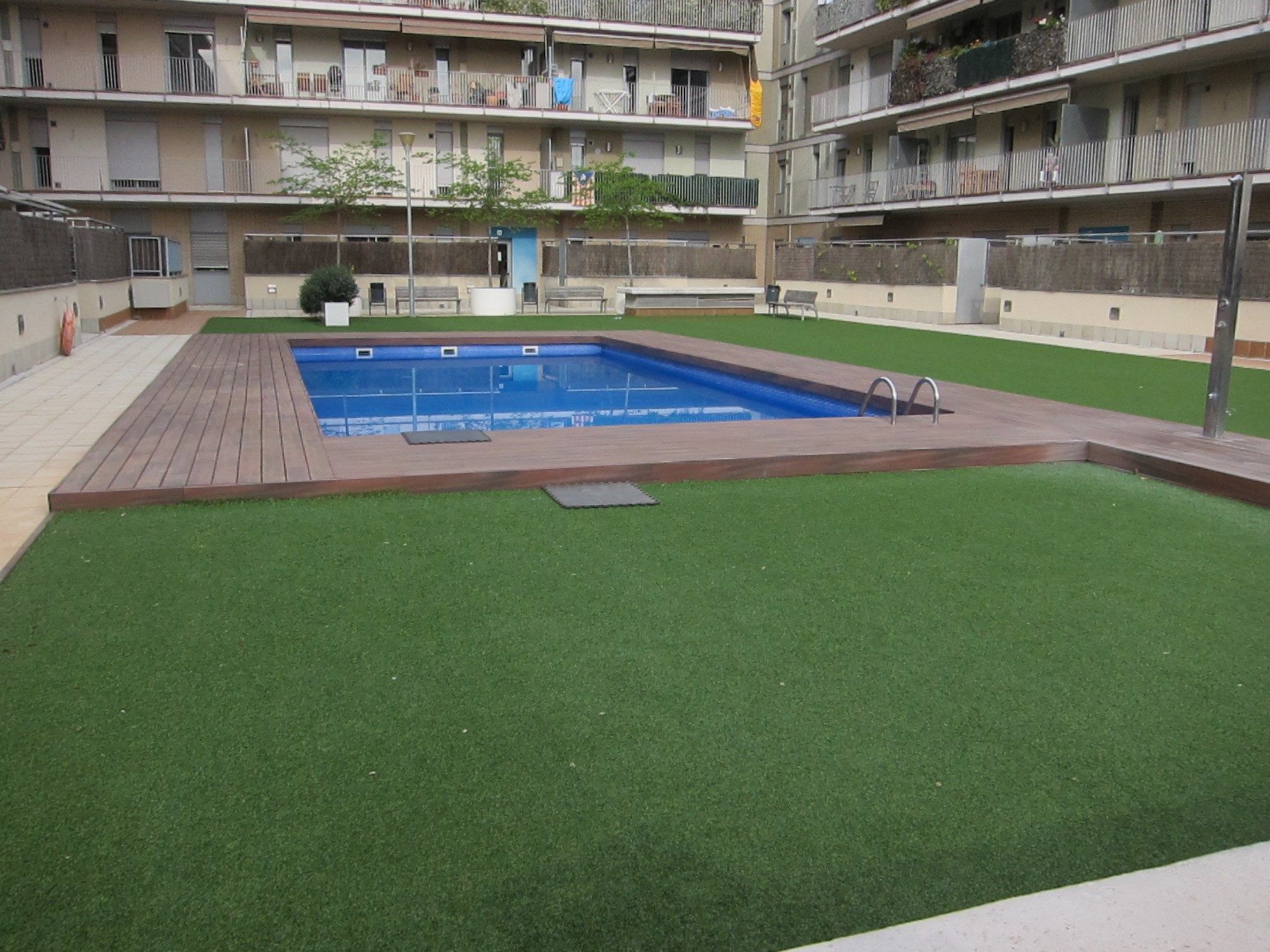 Swimming pool of Attic to rent in Sant Cugat del Vallès  with Air Conditioner, Terrace and Swimming Pool