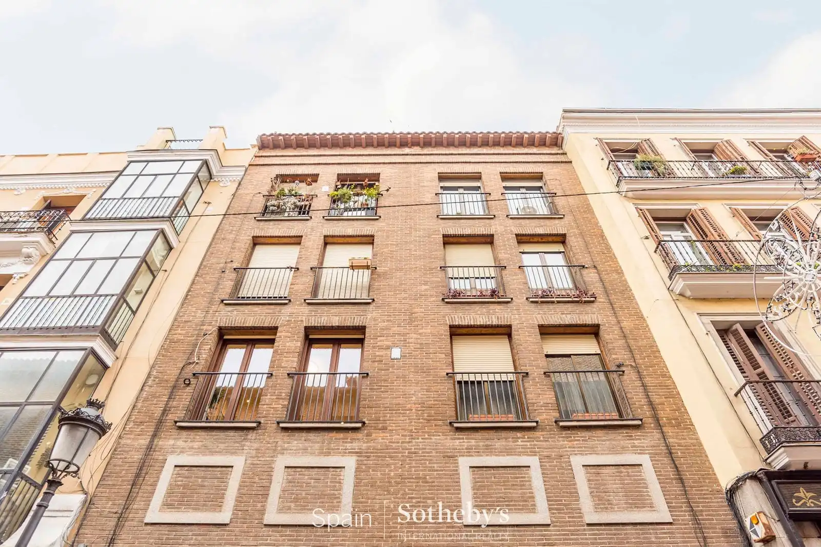 Exterior view of Apartments for sale in Madrid  with Air Conditioner