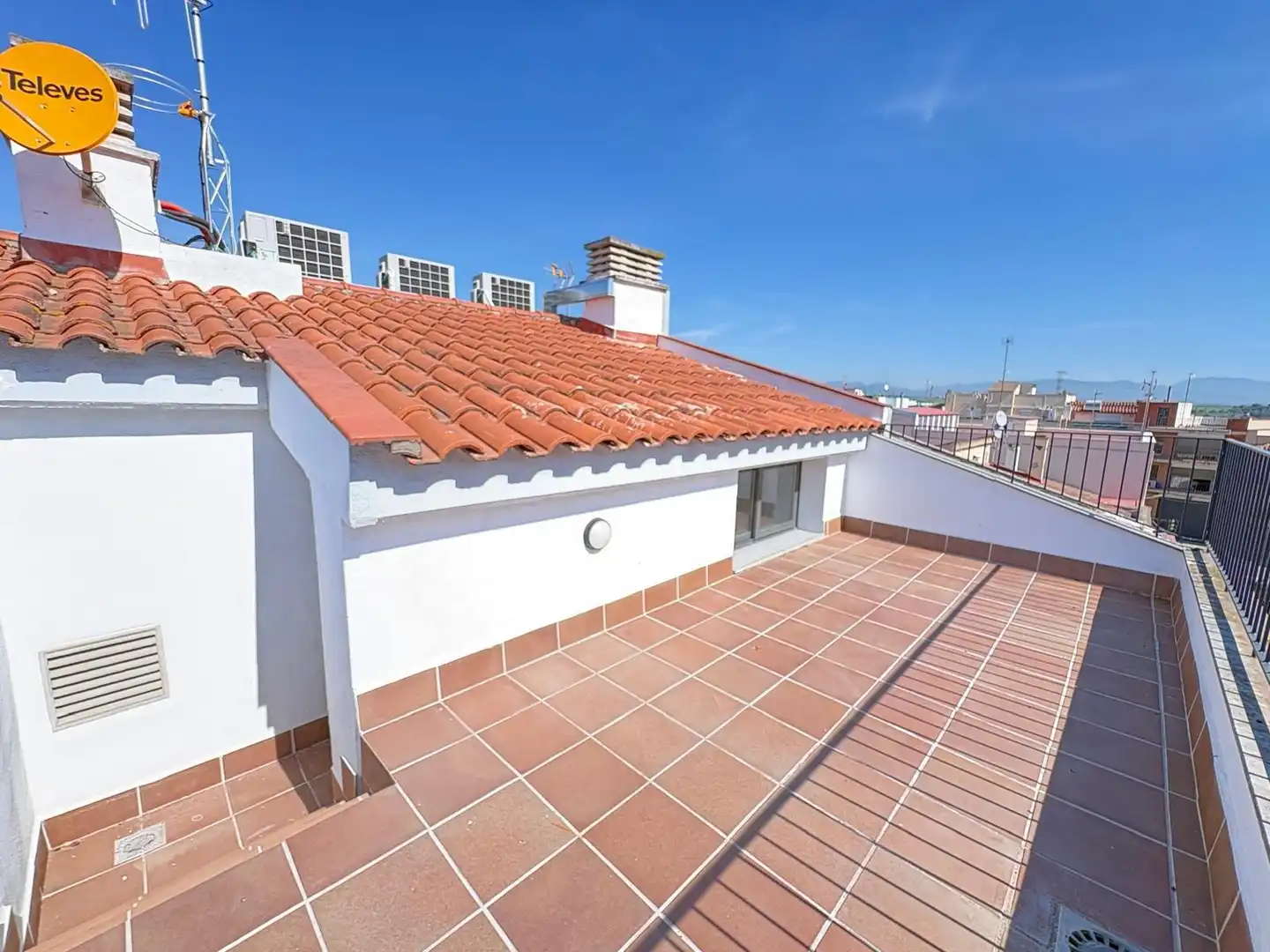 Terraza de Ático en venta en Santa Perpètua de Mogoda con Aire acondicionado, Calefacción y Parquet