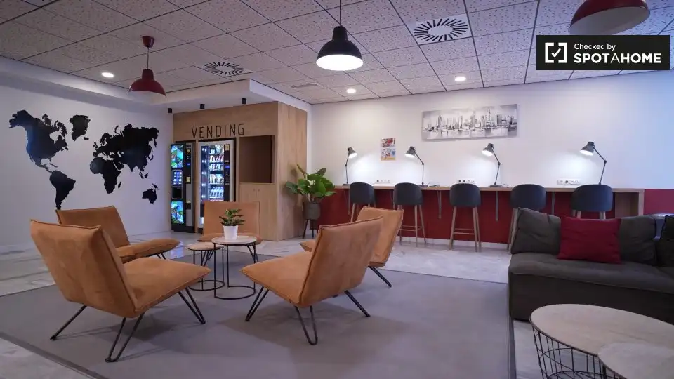 Room in Triana Oeste
