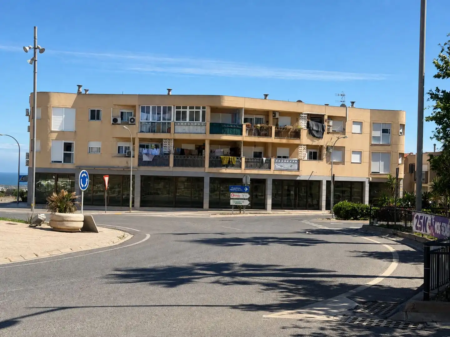 Vista exterior de Local de lloguer en Vícar