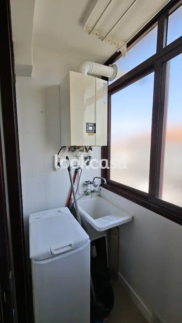 Baño de Piso en venta en Poio con Calefacción, Parquet y Horno