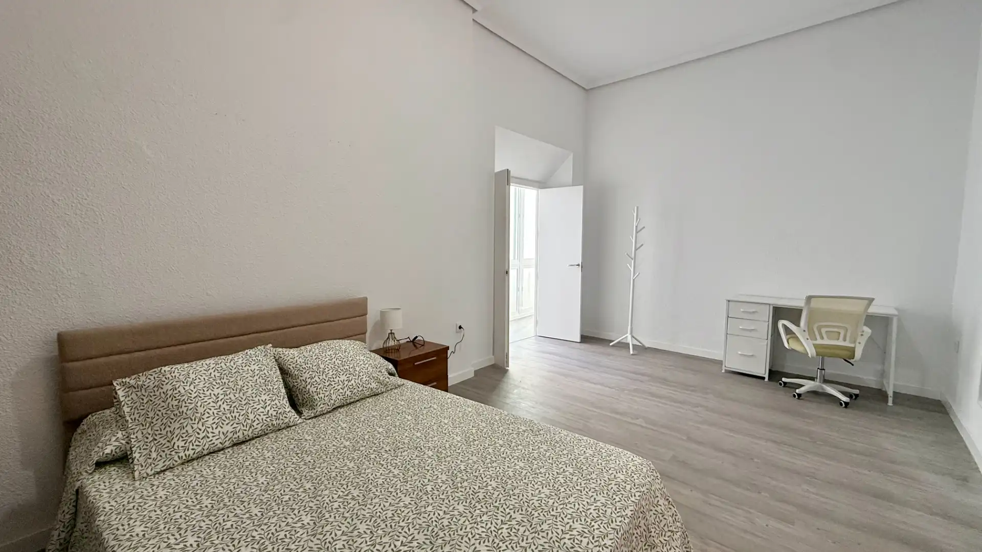 Habitación de Piso de alquiler en Cádiz con Amueblado, Horno y Lavadora