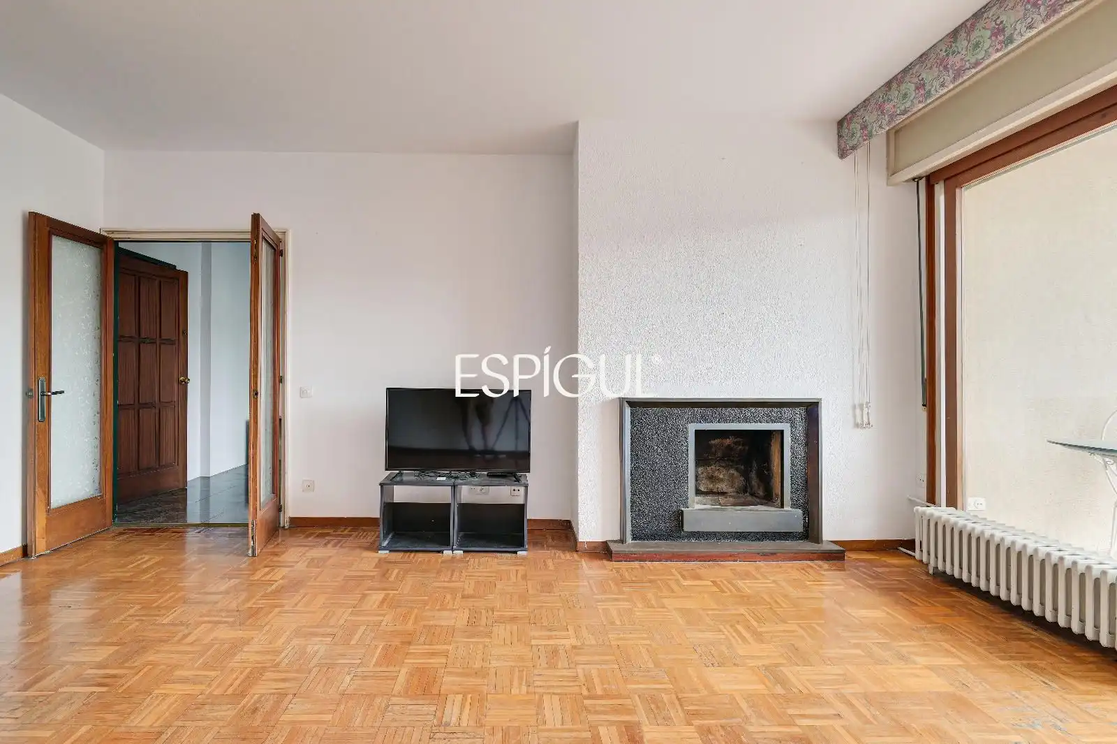 Sala de estar de Piso en venta en Girona con Calefacción, Parquet y Amueblado