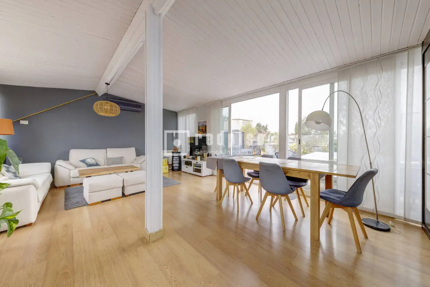 Sala de estar de Ático en venta en Pozuelo de Alarcón con Aire acondicionado, Calefacción y Jardín privado