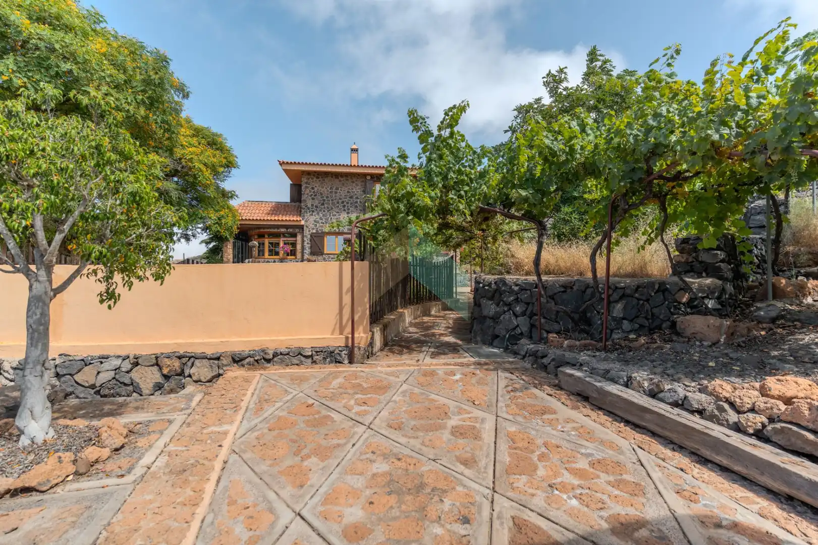 Vista exterior de Casa o chalet en venta en Arona con Aire acondicionado, Calefacción y Jardín privado
