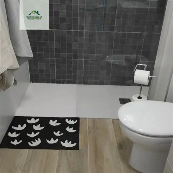 Baño de Piso de alquiler en Huesca con Calefacción y Amueblado