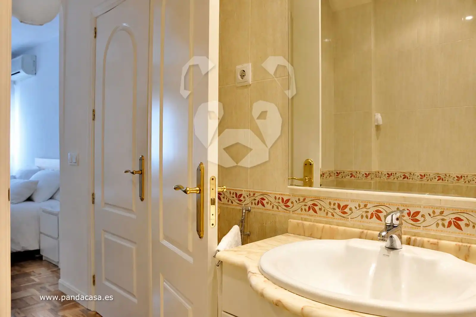 Badezimmer von Wohnung zur Miete in Madrid mit Klimaanlage, Heizung und Schwimmbad