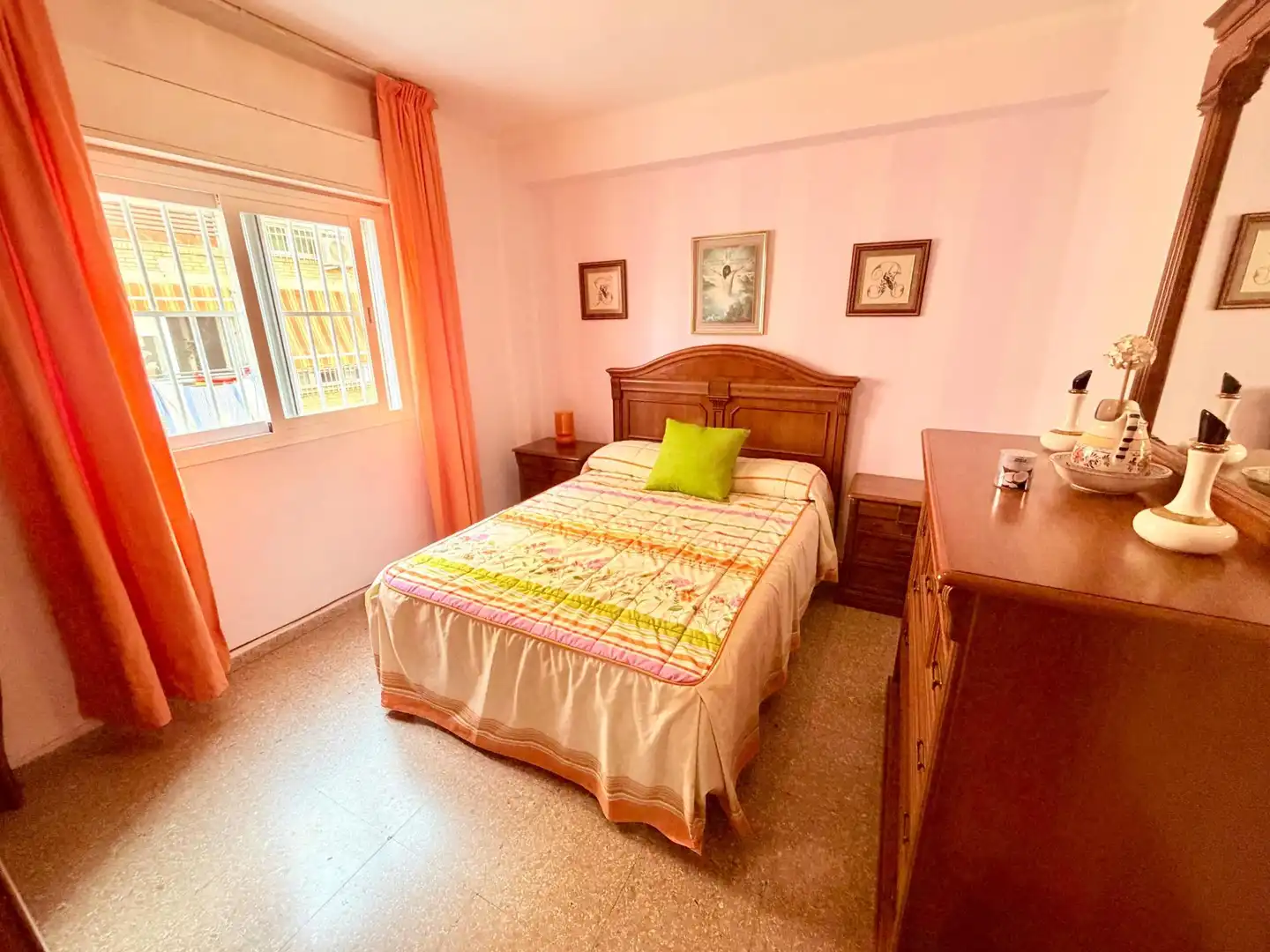 Schlafzimmer von Wohnung zur Miete in Málaga mit Klimaanlage, Heizung und Terrasse