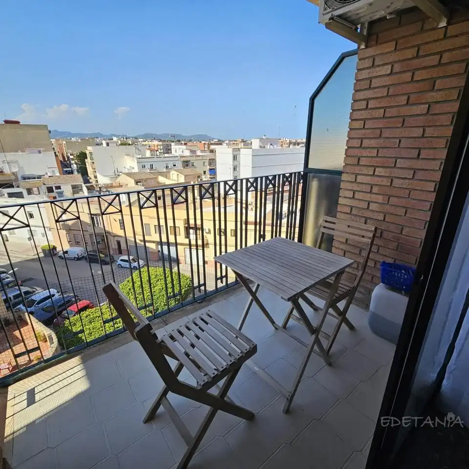 Terraza de Piso de alquiler en Moncada con Aire acondicionado, Amueblado y Internet