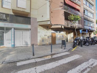 Local comercial en venda a Av Burgos