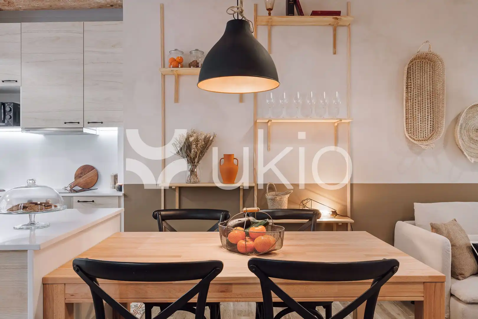 Cuina de Apartament de lloguer en Barcelona amb Aire condicionat, Moblat i Rentadora