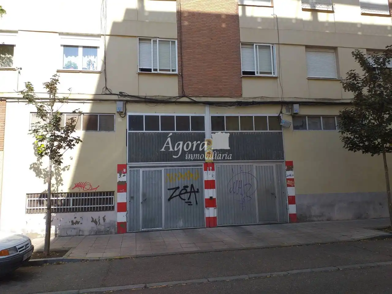 Vista exterior de Garatge en venda en Valladolid
