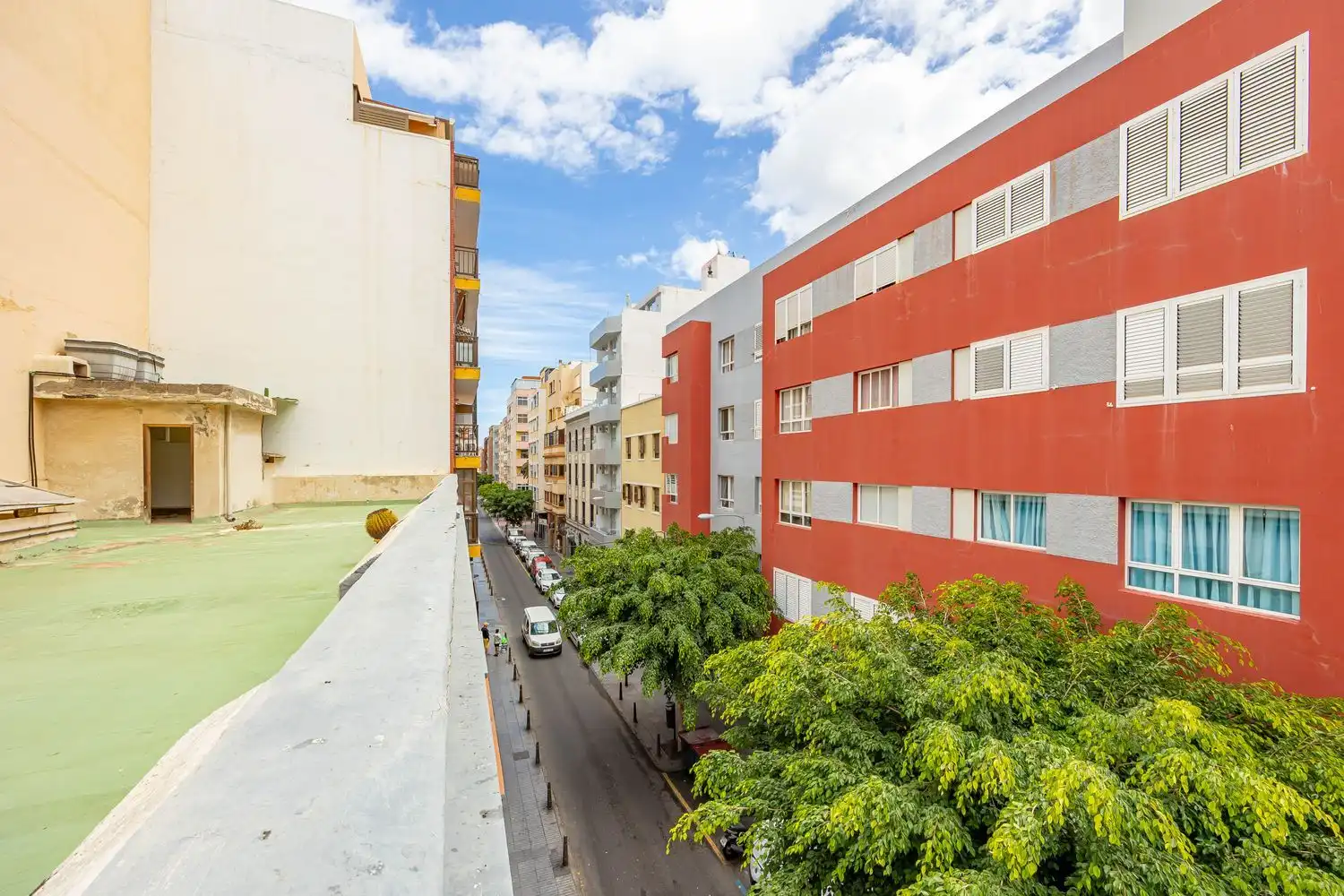 Vista exterior de Piso en venta en Las Palmas de Gran Canaria con Balcón