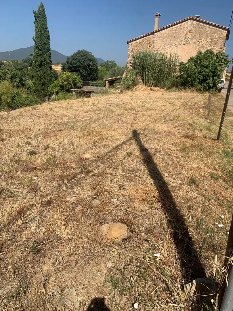 Wohnbaugrundstück zum Verkauf in Lladó, imagen 2