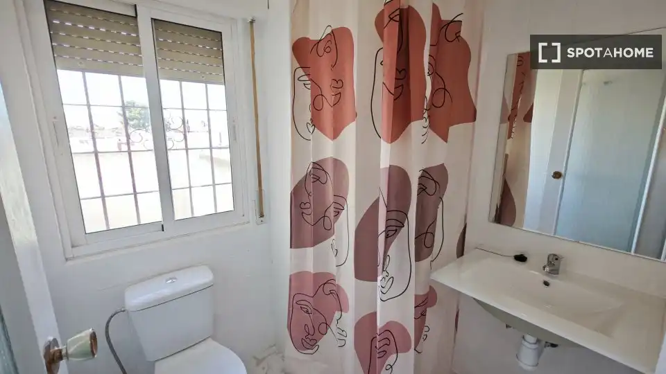 Baño de Piso de alquiler en Cartagena con Aire acondicionado, Calefacción y Amueblado