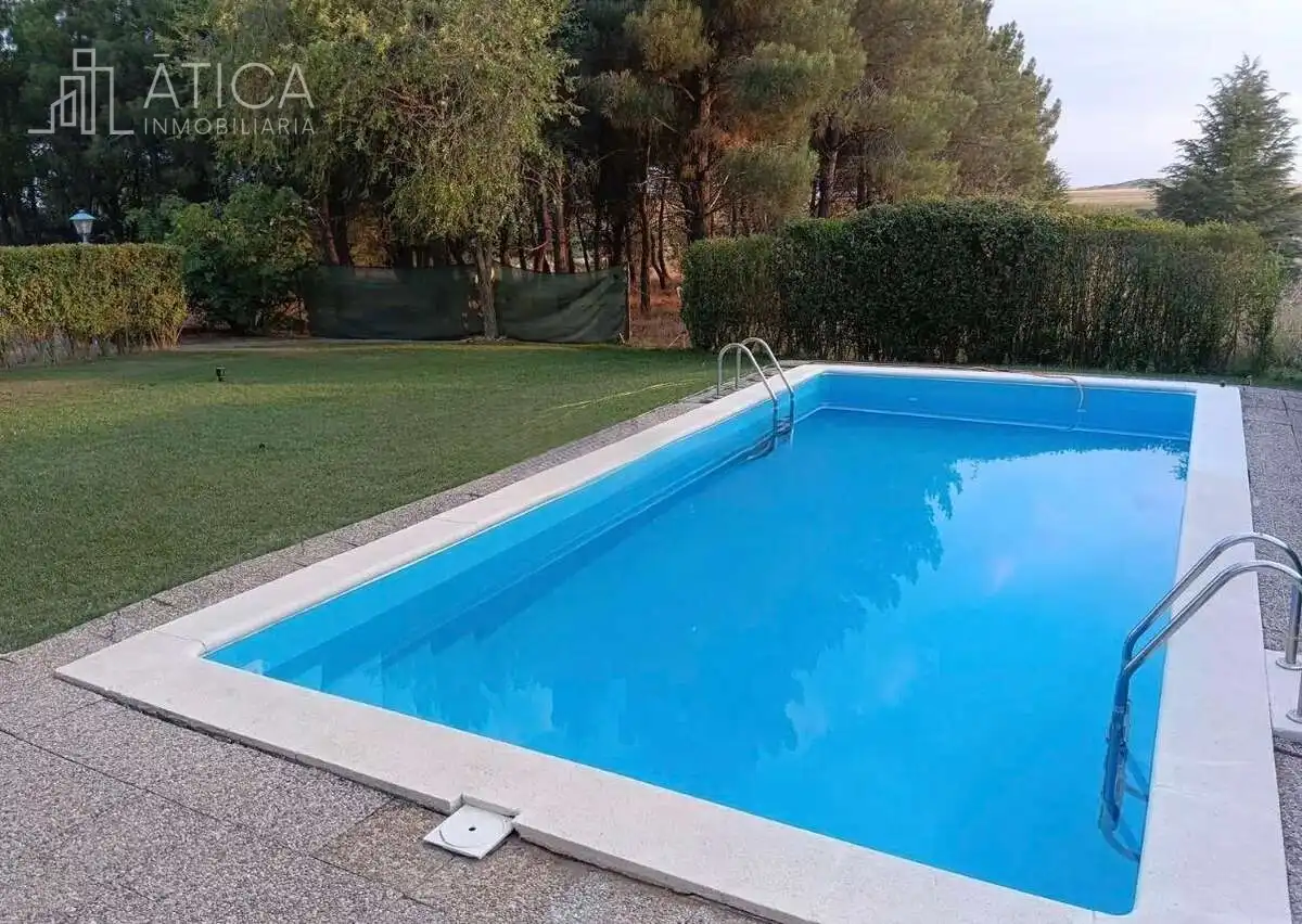 Detached house with pool for sale in Calzada de Valdunciel, imagen 4