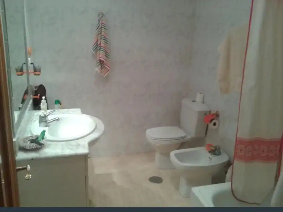 Bathroom of Flat for rent in Veneziola