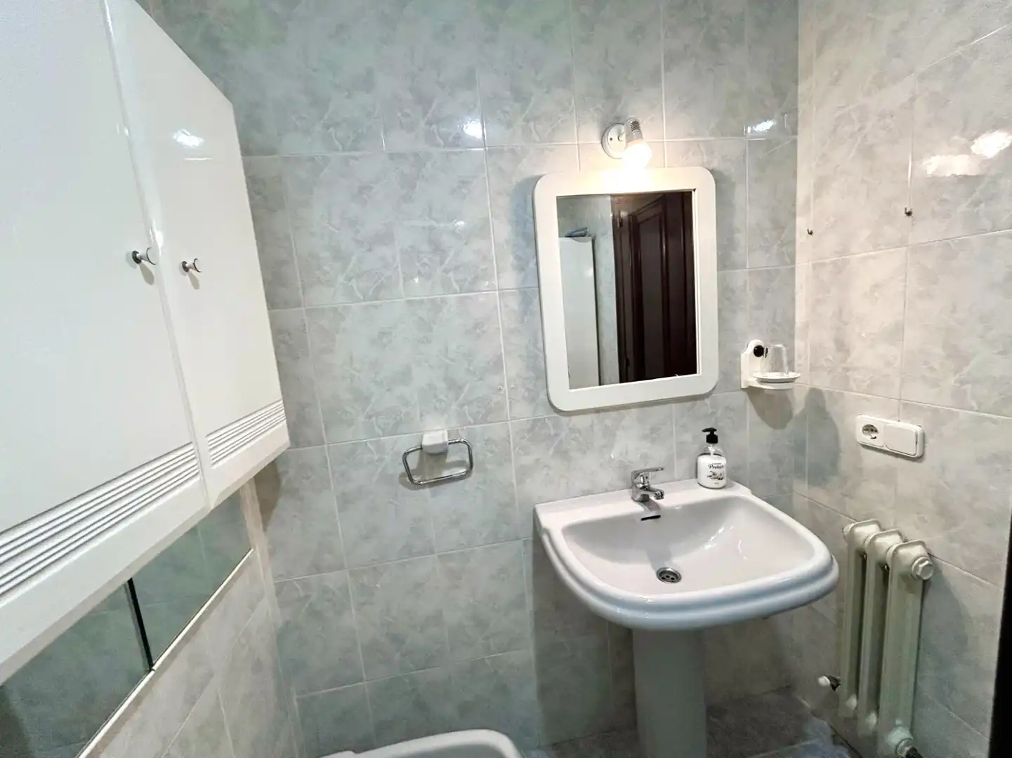 Bathroom of Flat for rent in Siero  with Heating, Parquet flooring and Terrace