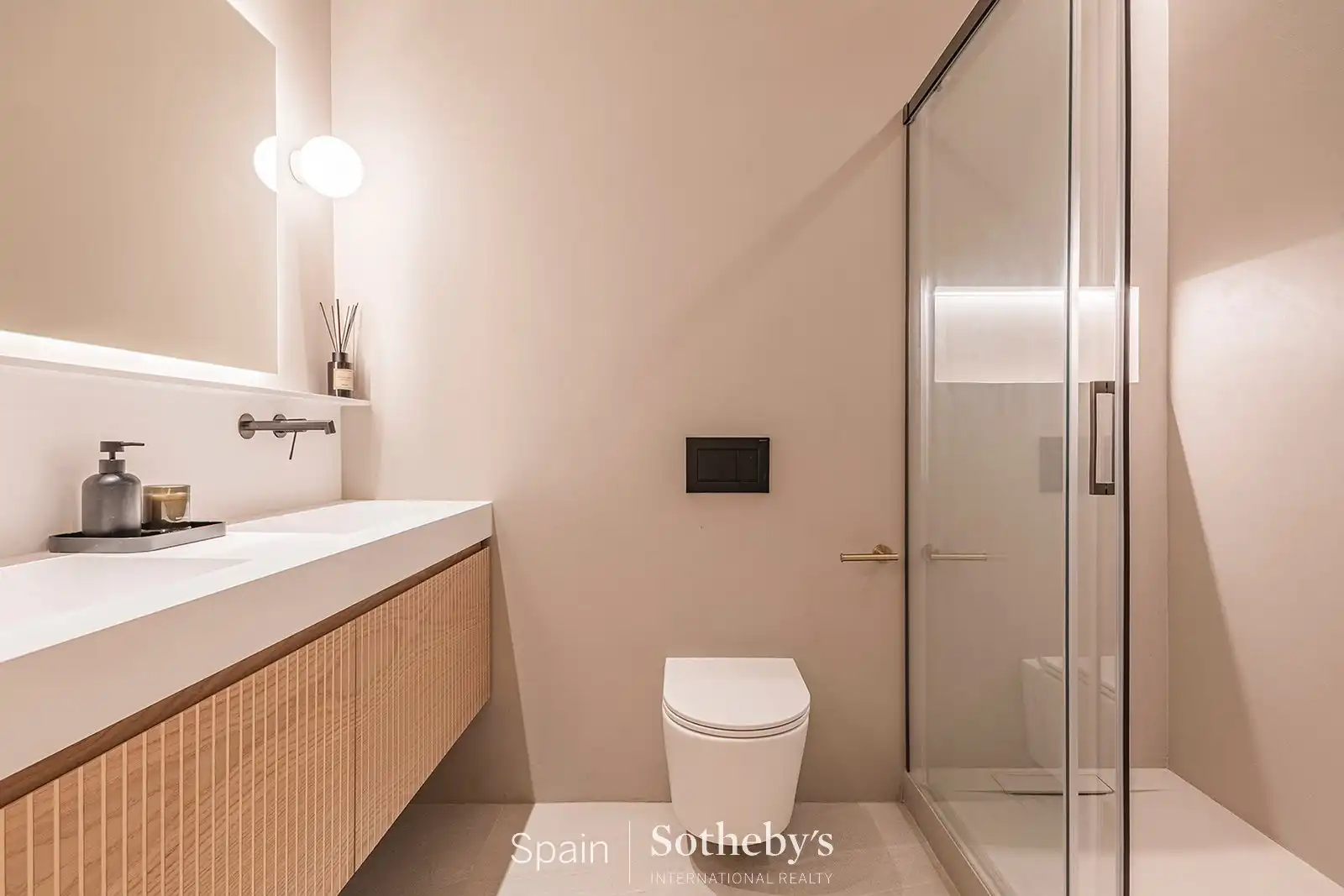 Apartament amb ascensor en venda a Gran Via de les Corts Catalanes, imagen 43