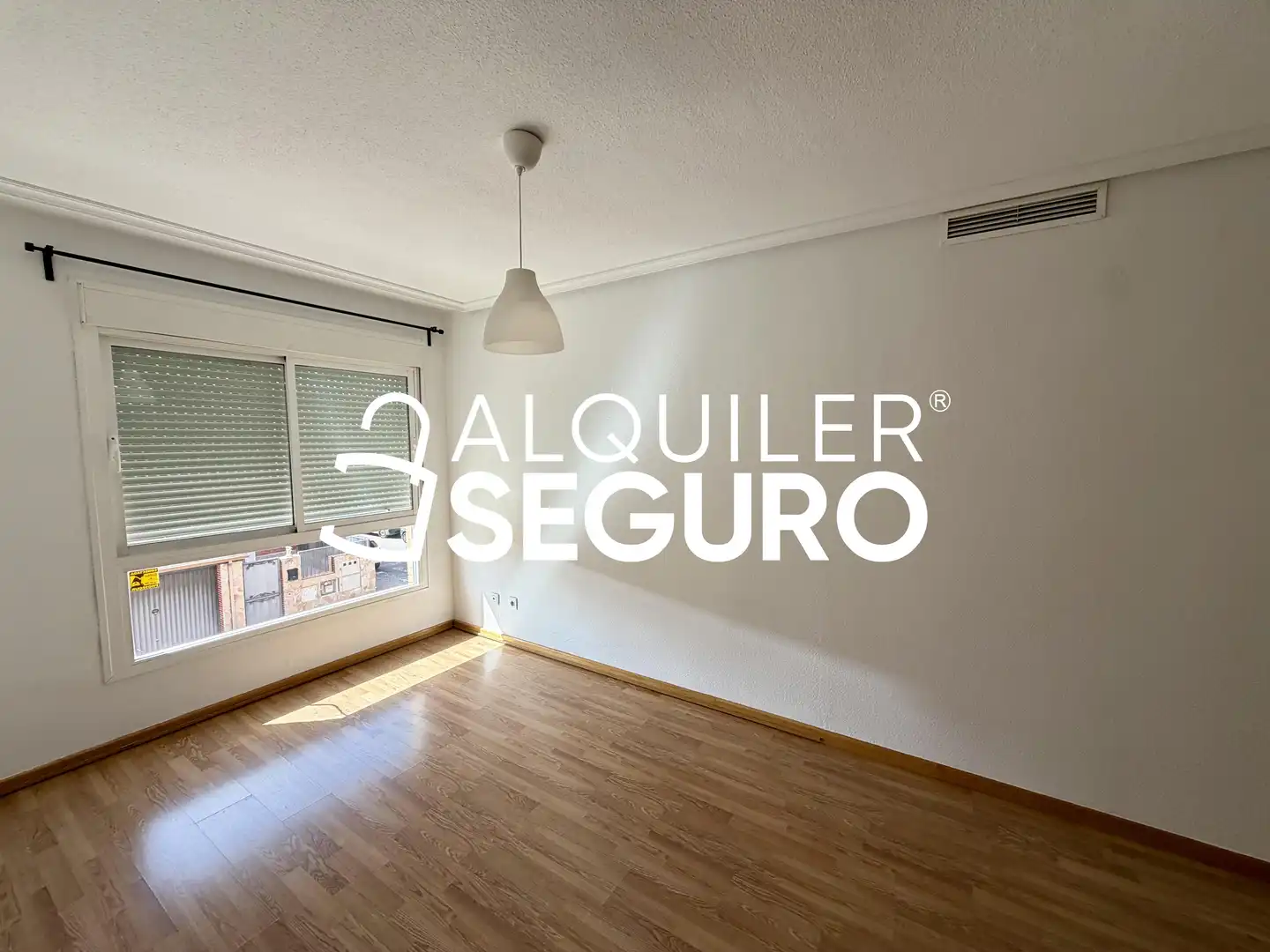 Habitación de Piso de alquiler en Valdemoro con Aire acondicionado, Calefacción y Piscina