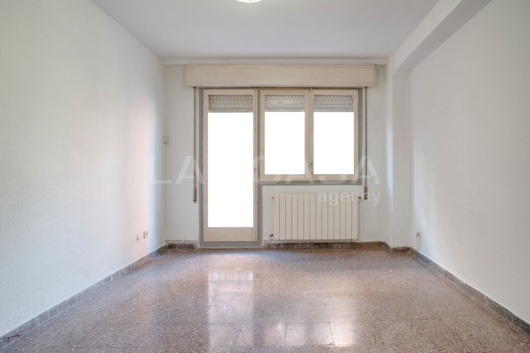 Living room of Flat for sale in  Barcelona Capital  with Heating and Balcony