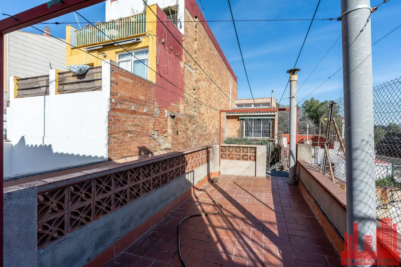 Terraza de Casa o chalet en venta en Sant Vicenç Dels Horts con Aire acondicionado, Calefacción y Jardín privado