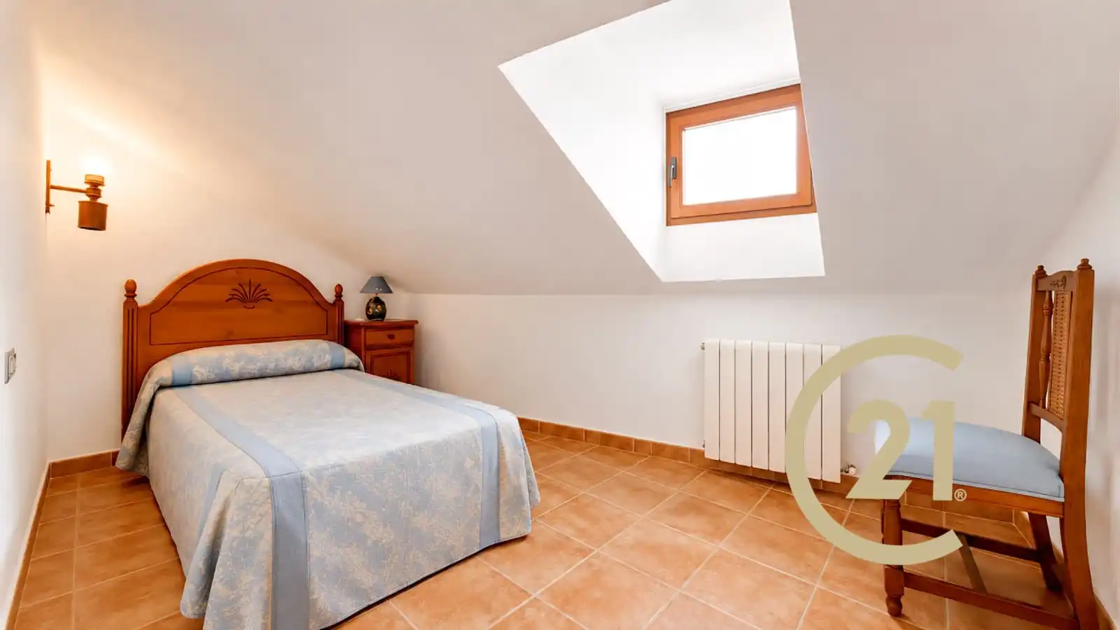 Schlafzimmer von Einfamilien-Reihenhaus zum Verkauf in Cartajima mit Heizung, Terrasse und Abstellraum