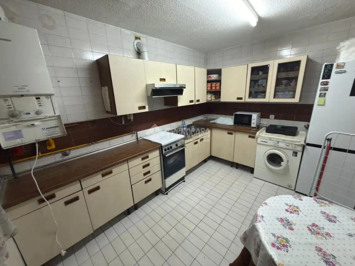 Cocina de Casa adosada en venta en Madrid con Calefacción y Jardín privado
