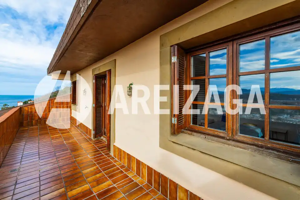Vista exterior de Piso en venta en Donostia - San Sebastián  con Calefacción, Terraza y Trastero