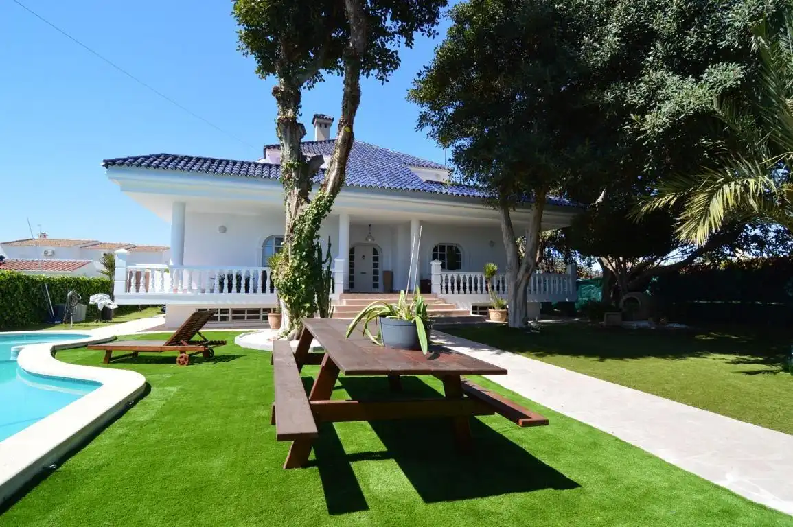 Villa avec piscine à vendre à Zona Carrefour - Urbanizaciones