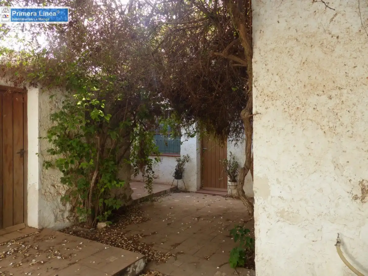 Jardí de Finca rústica en venda en Cartagena amb Jardí privat