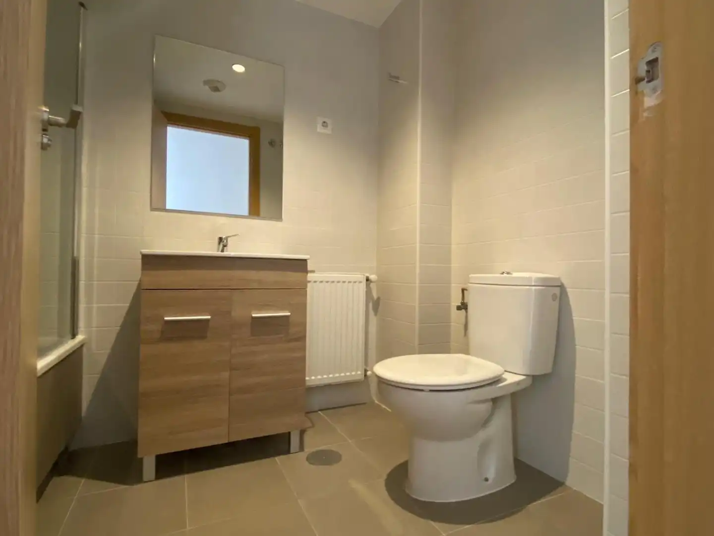 Bathroom of Flat for rent in Tres Cantos  with Heating, Storage room and Community pool