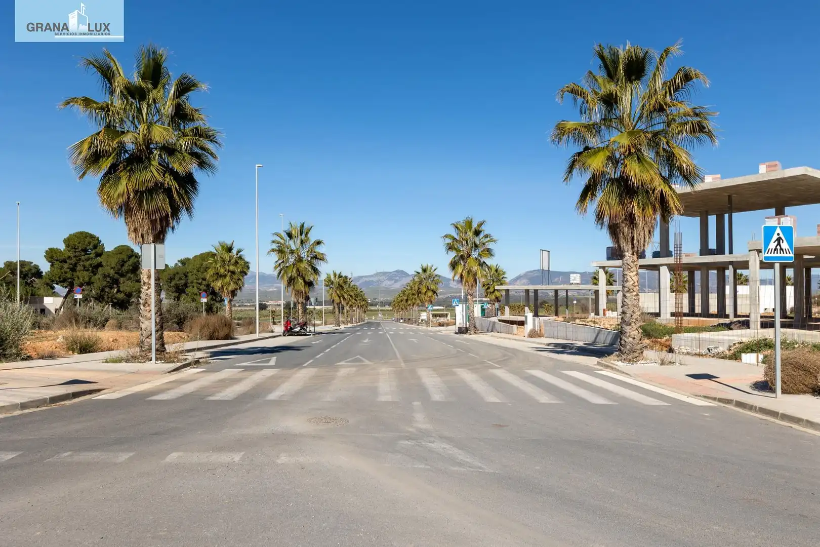 Außenansicht von Residential zum Verkauf in Calicasas