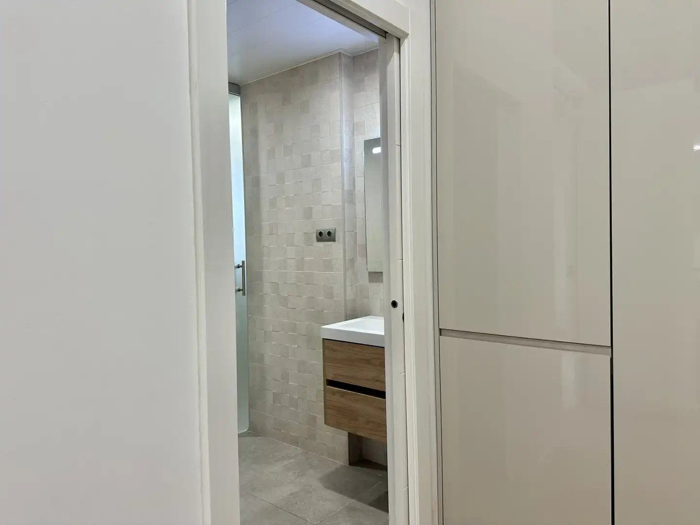 Bathroom of Flat for sale in Vilanova i la Geltrú  with Air Conditioner, Heating and Private garden
