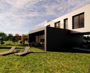 Terrassa de Casa o xalet en venda en Oviedo  amb Calefacció, Jardí privat i Terrassa