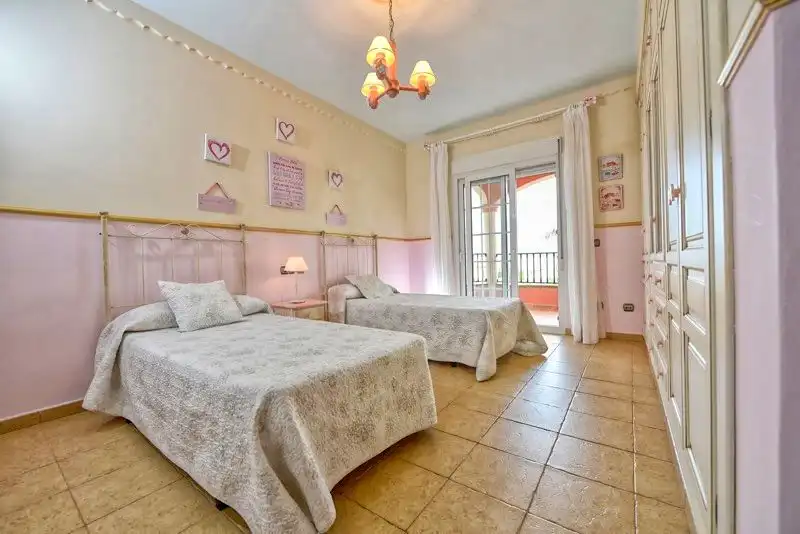 Habitación de Casa o chalet en venta en Alhaurín El Grande con Aire acondicionado, Calefacción y Terraza