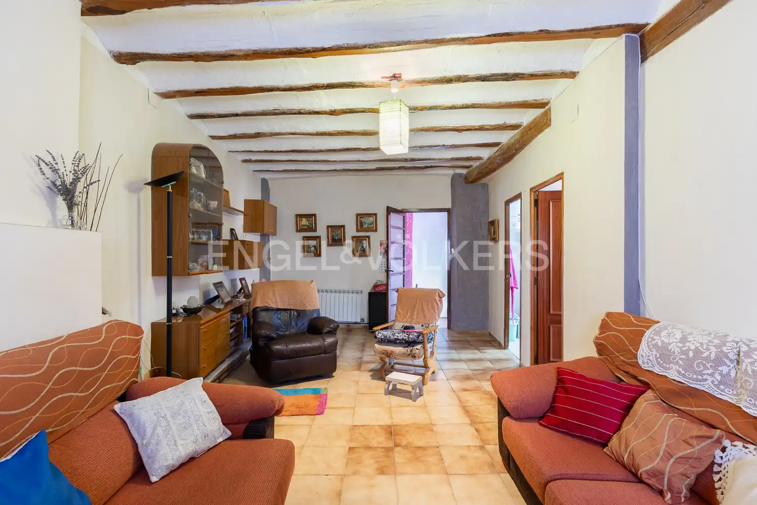 Sala d'estar de Finca rústica en venda en Requena amb Aire condicionat, Calefacció i Jardí privat