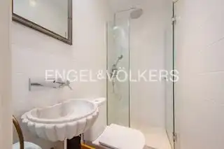 Bathroom of Flat for rent in Madrid  with Air Conditioner, Heating and Furnished