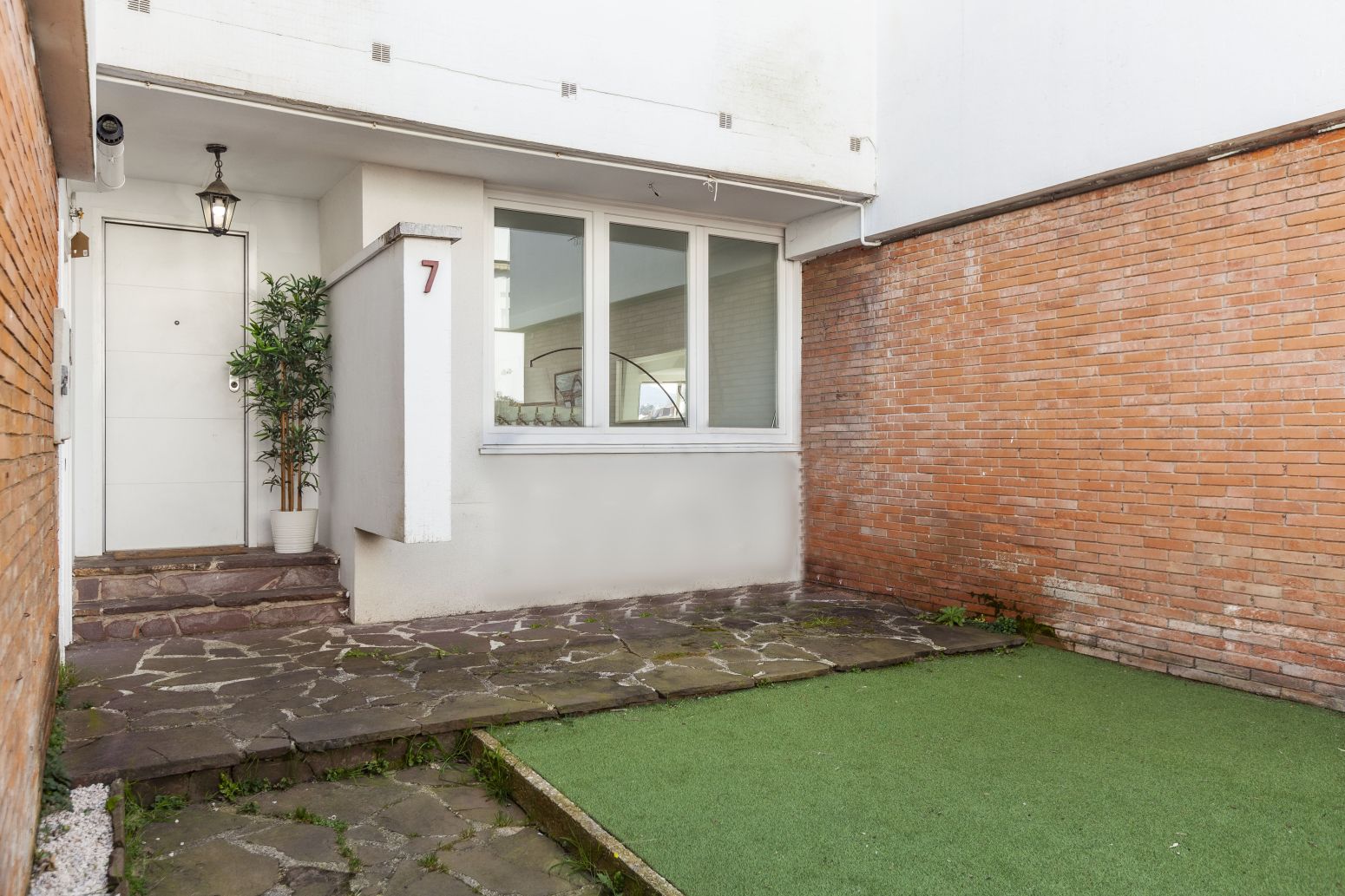 Vista exterior de Casa adosada en venda en Donostia - San Sebastián  amb Calefacció, Jardí privat i Terrassa