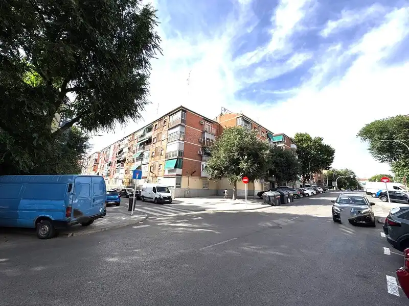 Vista exterior de Piso en venta en Madrid