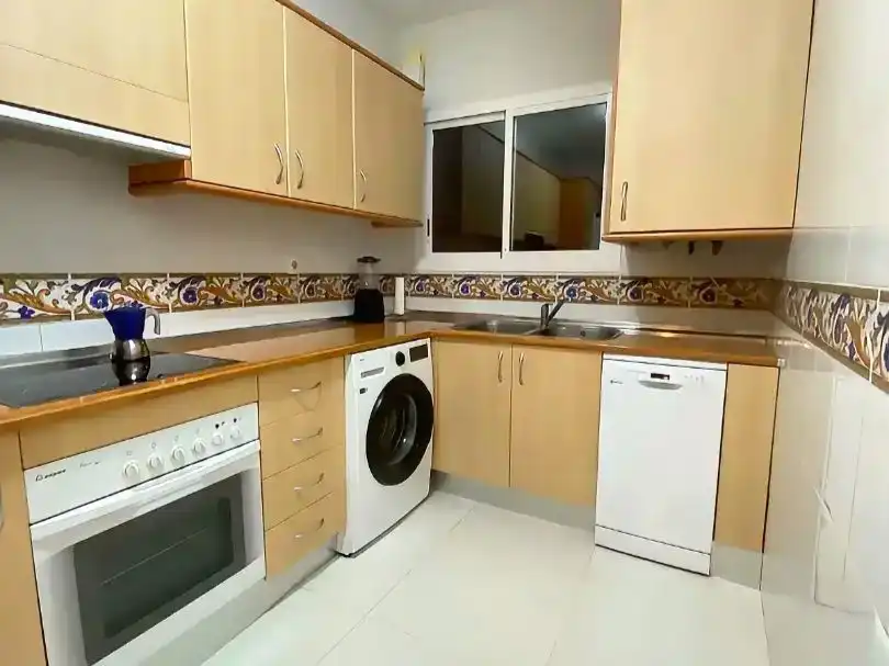 Küche von Wohnung zur Miete in Marbella mit Klimaanlage, Privatgarten und Schwimmbad